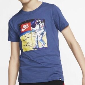 Nike Moon Man Graphic Tee!